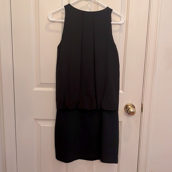 Sleek dress - Picture 5 of 6